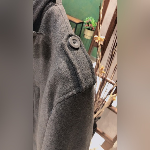 Get an absolutely stunning look in this New Allen Solly, Soft Jacket for Winters - Picture 11 of 15